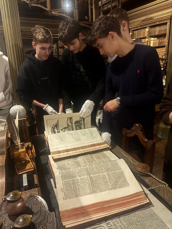 Egyházmegyei Könyvtárban jártunk